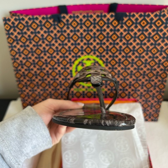 Tory Burch Miller Printed Patent Sandal Cat Portrait Size 9 - Picture 8 of 11